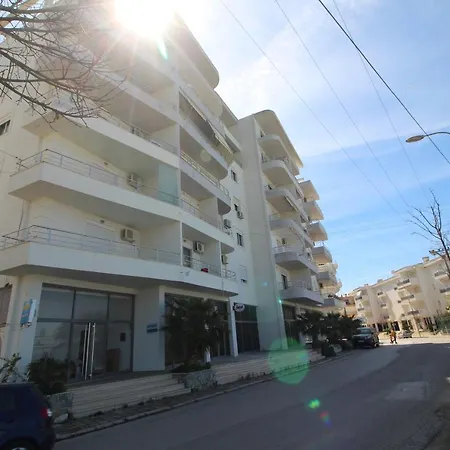 Eduart 2 Apartment *